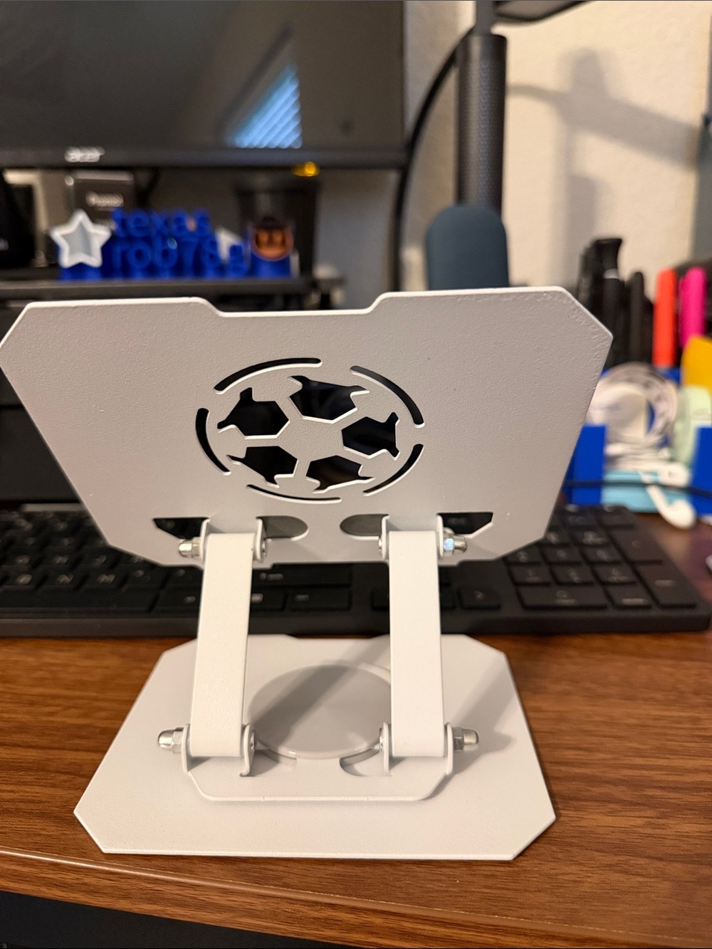 Adjustable Tablet Stand - Picture 4 of 5